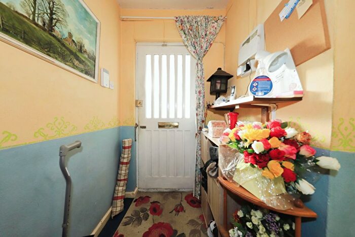 3 Bedroom Terraced House For Sale In Pembroke Avenue, Wolverhampton, West Midlands, WV2