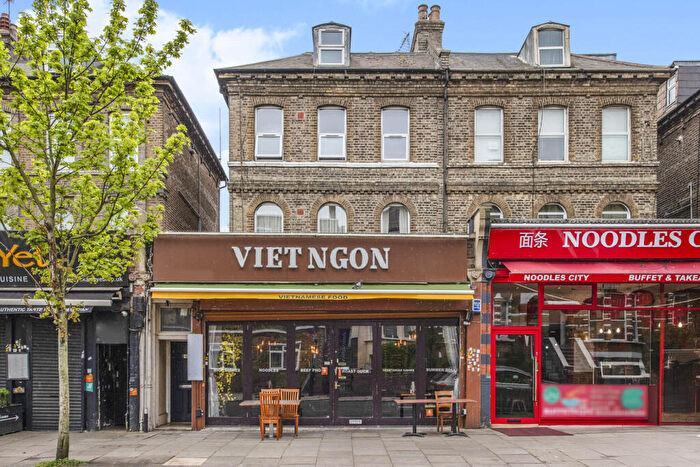 End Of Terrace House For Sale In Stroud Green Road, London, N4