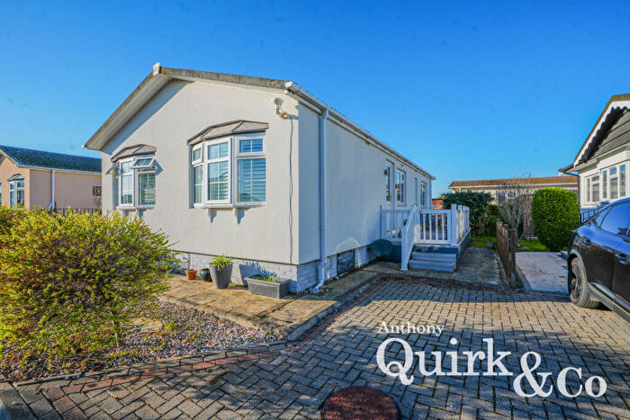 2 Bedroom Park Home For Sale In Creek Road, Canvey Island, SS8