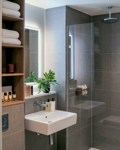 2 Bedroom Apartment To Rent In Nine Elms Lane, London, SW11