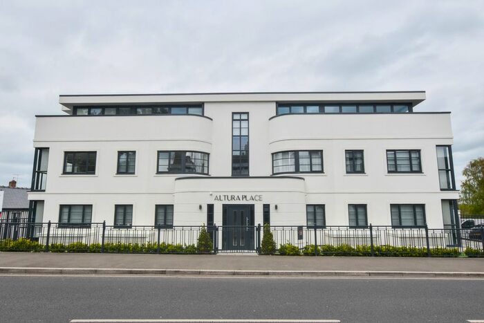 2 Bedroom Flat To Rent In Stortford Road, Dunmow, CM6