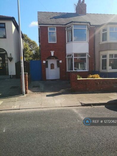 3 Bedroom Semi-Detached House To Rent In Maurice Grove, Bispham Blackpool, FY2