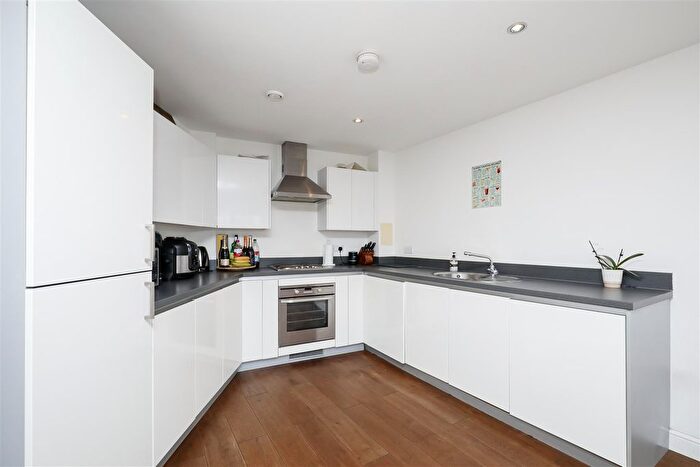 1 Bedroom Flat To Rent In Durnsford Road, London, SW19