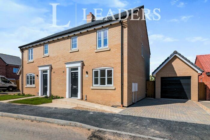 3 Bedroom Semi-Detached House To Rent In Jubilee Way, Wrentham, NR34