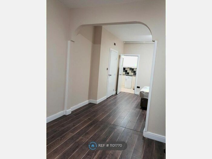 Studio To Rent In Cambridge Road, Kingston Upon Thames KT1