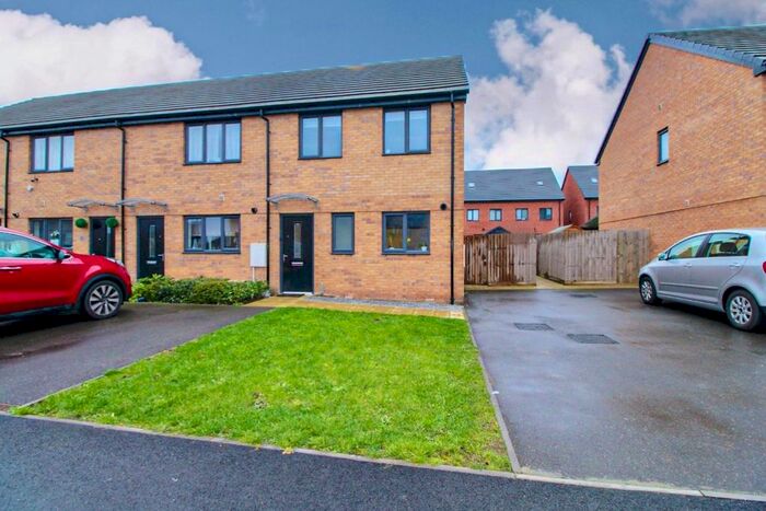 3 Bedroom End Of Terrace House To Rent In Chamberlain Way, Gunthorpe, Peterborough, PE4