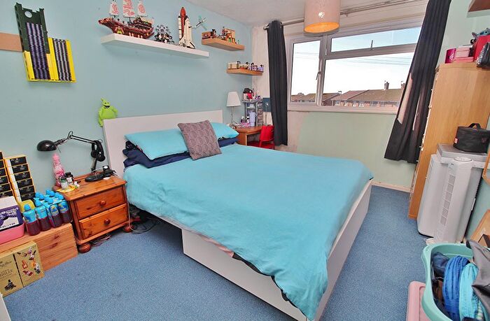 3 Bedroom Semi-Detached House For Sale In Whitsbury Road, Havant, PO9