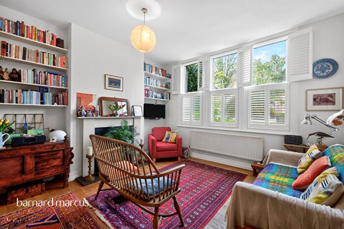 2 Bedroom Flat For Sale In Rosendale Road, London, SE21