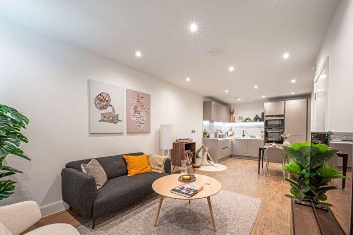 Studio To Rent In Uncle Colindale, Colindale, London, NW9