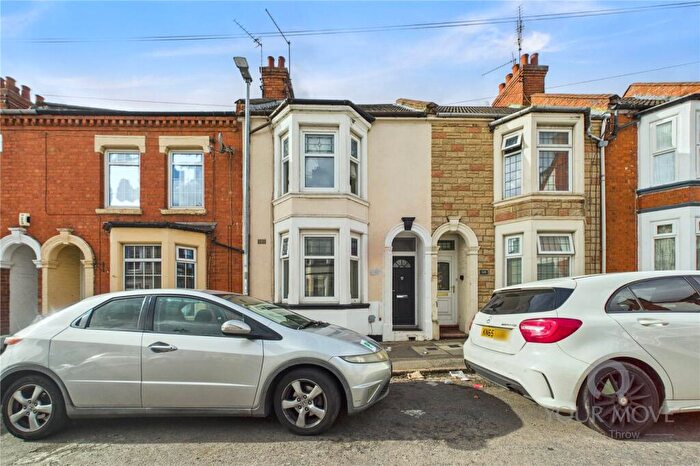 5 Bedroom Terraced House For Sale In Whitworth Road, Abington, Northampton, Northamptonshire, NN1