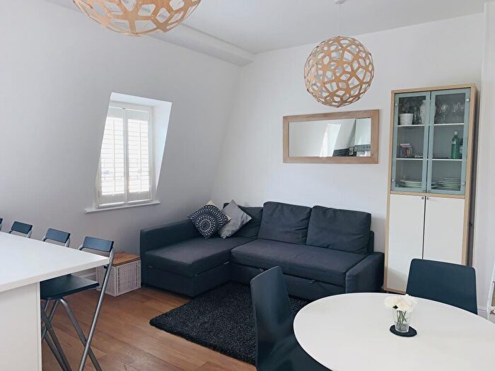 2 Bedroom Apartment For Sale In Shroton Street, City Of Westminster, London, NW1