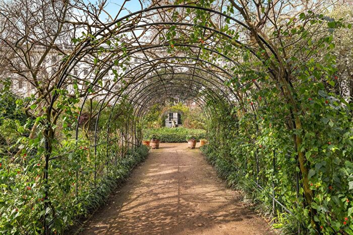 4 Bedroom Flat For Sale In Warwick Square, London, SW1V