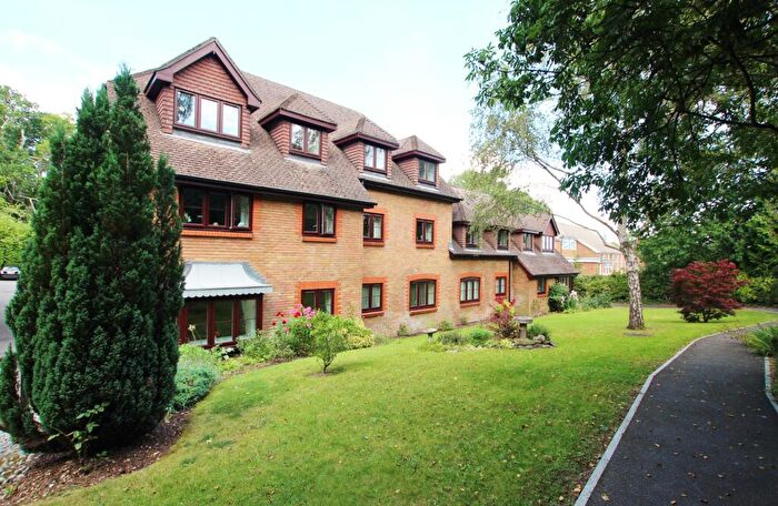 1 Bedroom Flat To Rent In Langdown Firs Hythe Southampton Warden Assisted One Bed Apartment Over 'S Only, SO45