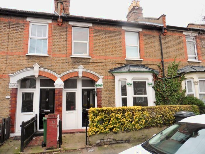 2 Bedroom Maisonette To Rent In Hove Avenue, Walthamstow, London, E17