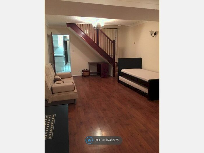 3 Bedroom Terraced House To Rent In Brooke Road, Essex, RM17