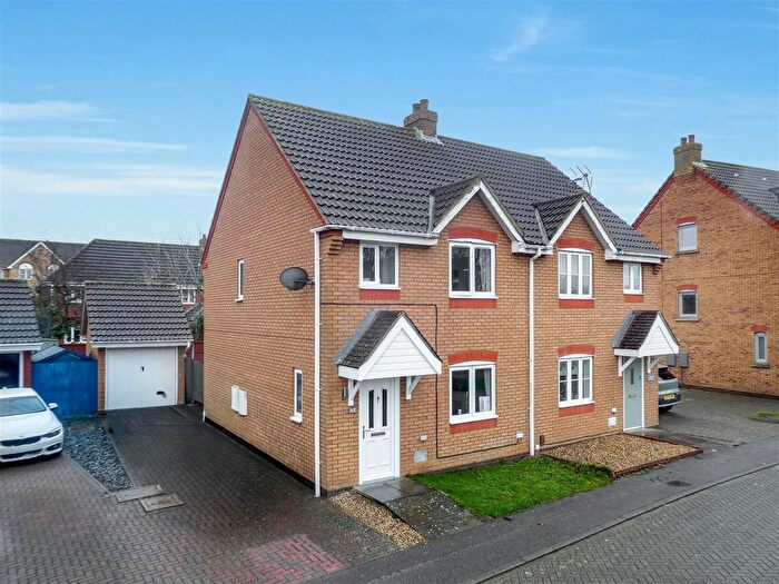 3 Bedroom Semi Detached House For Sale In St. Bartholomews, Monkston, Milton Keynes, MK10