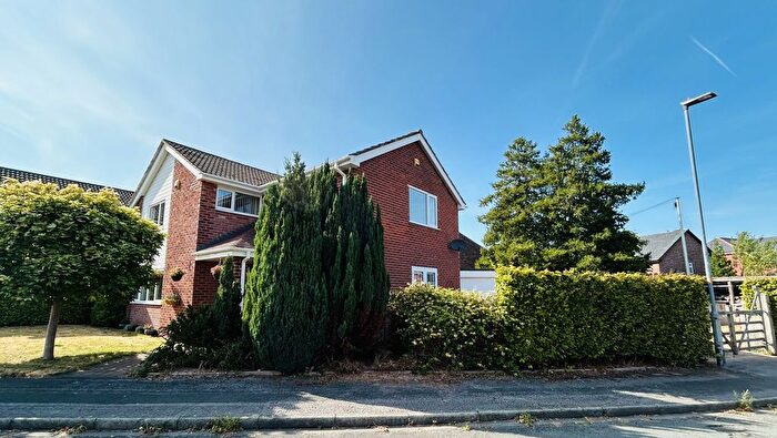 4 Bedroom Detached House For Sale In Springfield Avenue, Lymm, WA13