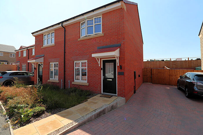 2 Bedroom Semi Detached House For Sale In Vowden Chase, Stairfoot Barnsley, S70