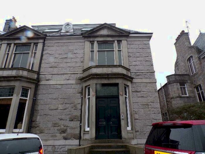 2 Bedroom Flat To Rent In Kings Gate, Aberdeen, AB15
