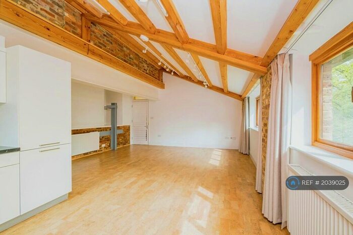 1 Bedroom Flat To Rent In Smithbrook Kilns, Cranleigh, GU6