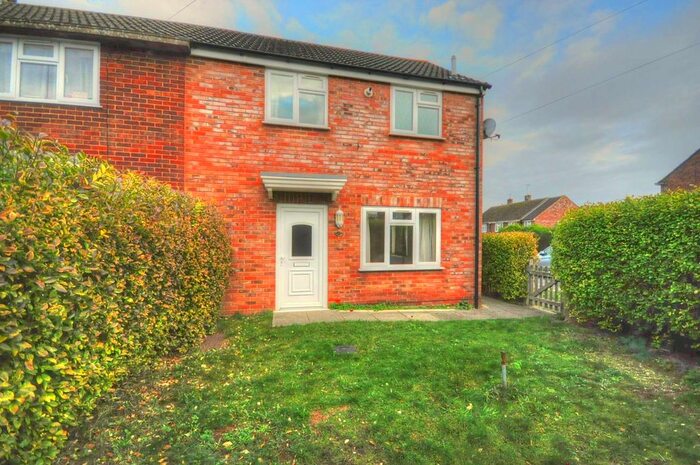 2 Bedroom Semi-Detached House To Rent In Moats Crescent, Thame, OX9
