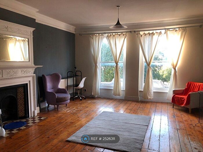 3 Bedroom Flat To Rent In Elgin Avenue, London, W9