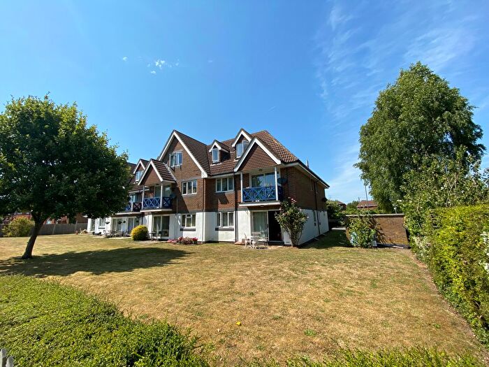 2 Bedroom Flat To Rent In New Poplars Court, Ash Street, Aldershot, GU12
