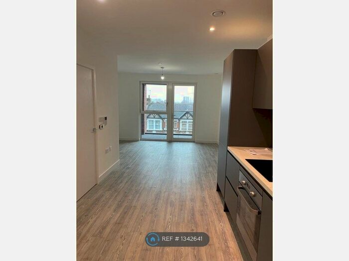 1 Bedroom Flat To Rent In St Pier Court, London, E13