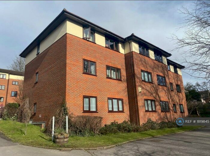 2 Bedroom Flat To Rent In London Road, High Wycombe, HP11