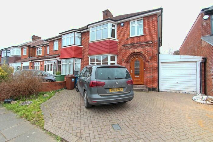 4 Bedroom Detached House To Rent In Bush Grove, Stanmore, Hertfordshire, HA7