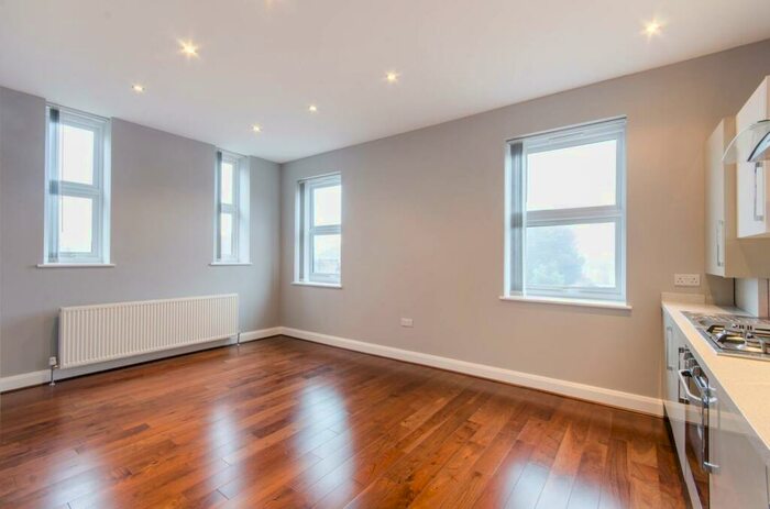 2 Bedroom Flat To Rent In Elmgrove Road, Harrow, HA1