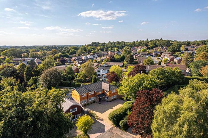 4 Bedroom Detached House For Sale In Alanbrooke Close, Hartley Wintney, RG27