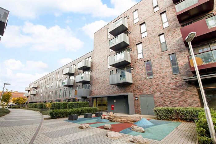 2 Bedroom Flat To Rent In Hierro Court, London, E1