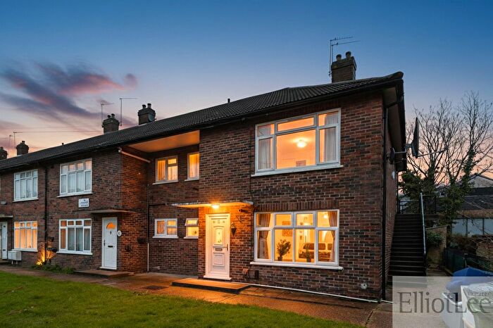 1 Bedroom Flat For Sale In Longley Avenue, Wembley, HA0