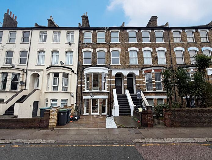 1 Bedroom Flat For Sale In B Stroud Green Road, Finsbury Park, London, N4