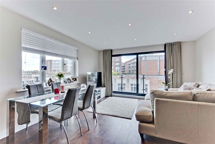 1 Bedroom Flat To Rent In Church Street, Walton-On-Thames, KT12