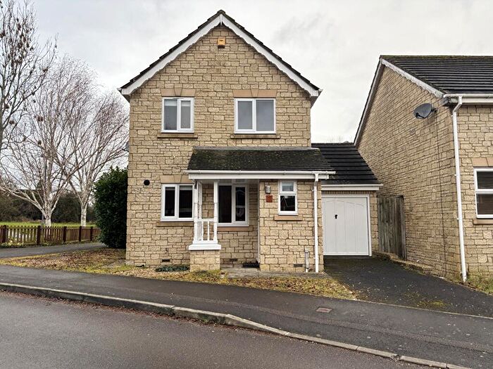 3 Bedroom Detached House To Rent In Windsor Drive, Westbury, BA13