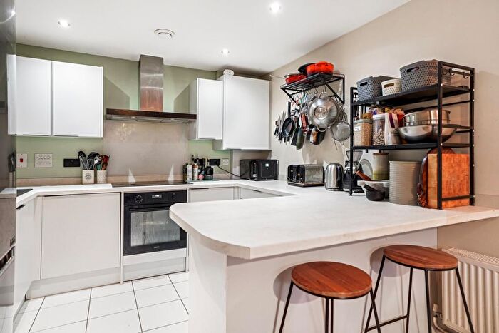 2 Bedroom Flat For Sale In Worcester Close, Anerley, London, SE20
