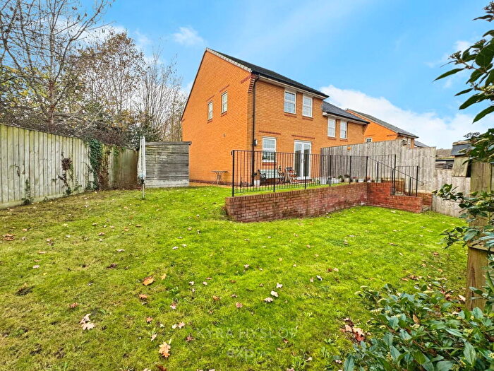 3 Bedroom Semi-Detached House For Sale In Celtic Close, Exeter, EX1