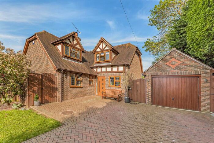 4 Bedroom Detached House For Sale In Forge Lane, Shorne, Gravesend, DA12