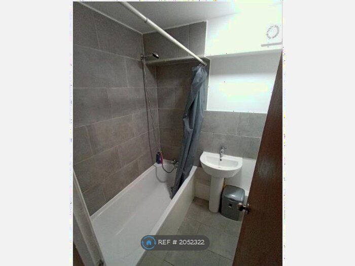 3 Bedroom Terraced House To Rent In Villiers Street, Coventry, CV2