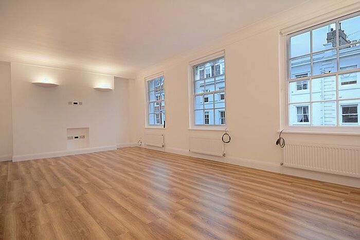 2 Bedroom Flat To Rent In Wimpole Street, Marylebone Village, London . G, W1