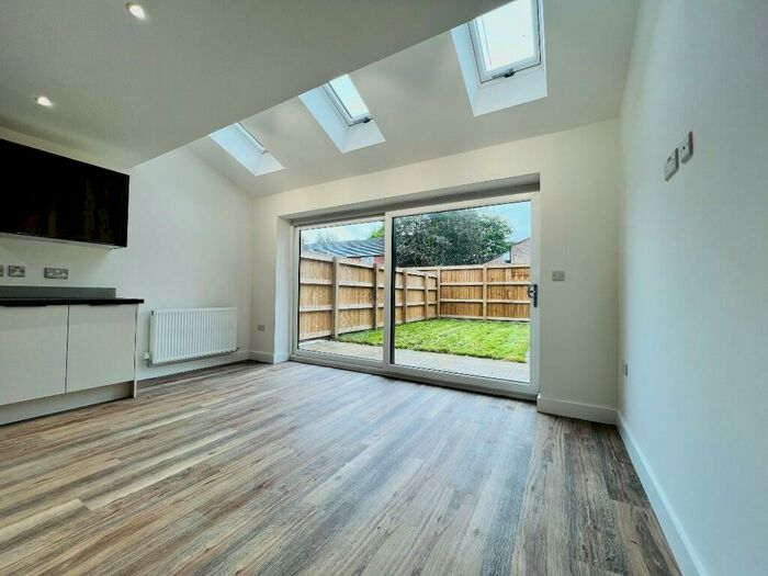 4 Bedroom Town House To Rent In Moorcroft Road, Northern Moor, Manchester, M23