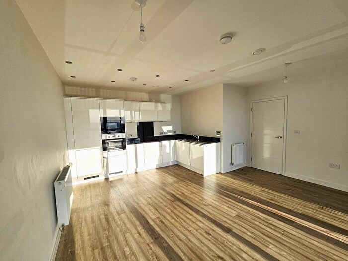 2 Bedroom Flat To Rent In Park Royal, London, NW10