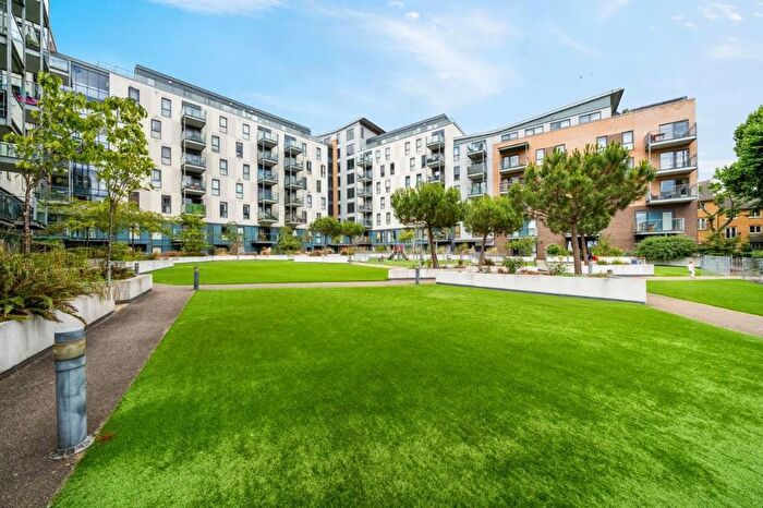 2 Bedroom Flat To Rent In Jupiter House, Turner Street, London, E16