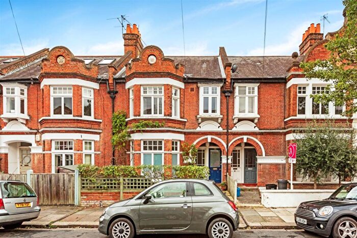 2 Bedroom Maisonette For Sale In Cowley Road, Mortlake, SW14