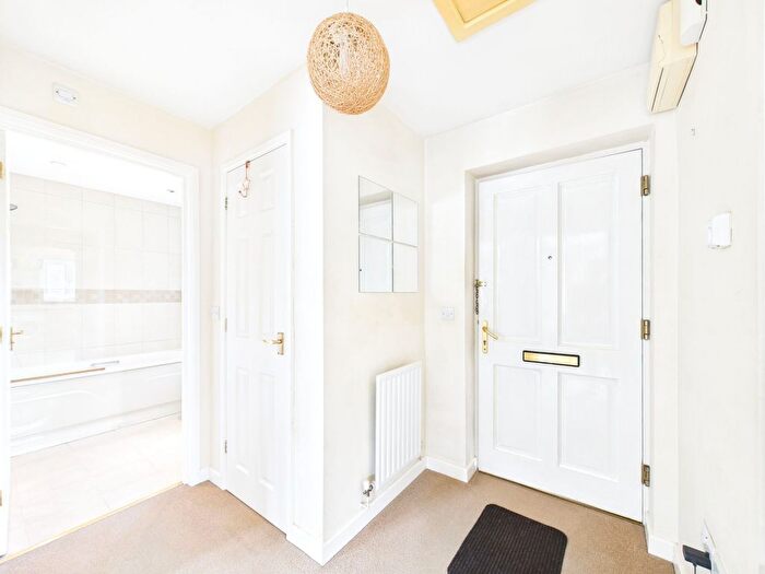 1 Bedroom Flat For Sale In Elm Grove, Milton-Under-Wychwood, Chipping Norton, OX7