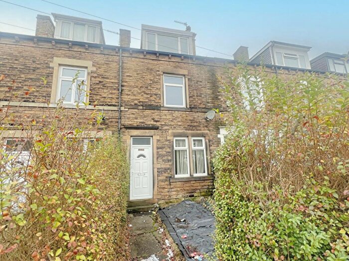 3 Bedroom Terraced House For Sale In Westfield Road, Bradford, BD9