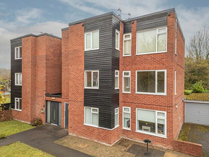 2 Bedroom Flat To Rent In Blackmoor Court, Alwoodley, Leeds, LS17