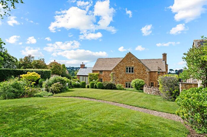 5 Bedroom Detached House For Sale In Barton-On-The-Heath, Moreton-In-Marsh, GL56